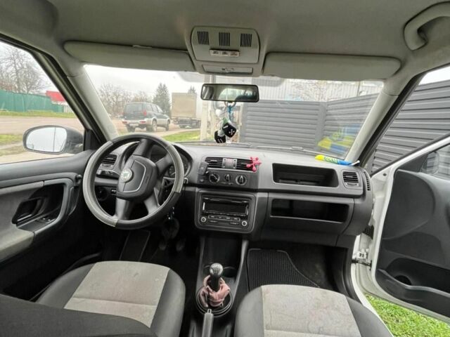 Білий Шкода Фабія, об'ємом двигуна 1.2 л та пробігом 184 тис. км за 4700 $, фото 3 на Automoto.ua