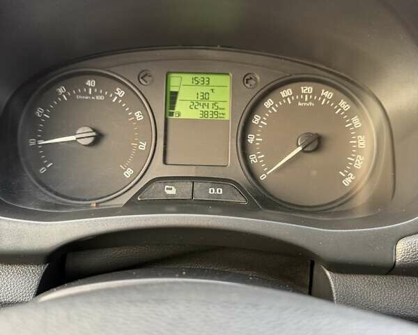 Белый Шкода Фабия, объемом двигателя 1.2 л и пробегом 224 тыс. км за 5200 $, фото 17 на Automoto.ua