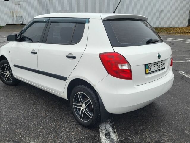 Белый Шкода Фабия, объемом двигателя 1.4 л и пробегом 172 тыс. км за 6200 $, фото 4 на Automoto.ua