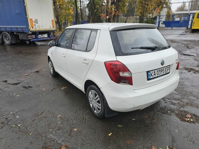 Білий Шкода Фабія, об'ємом двигуна 1.4 л та пробігом 256 тис. км за 3200 $, фото 4 на Automoto.ua