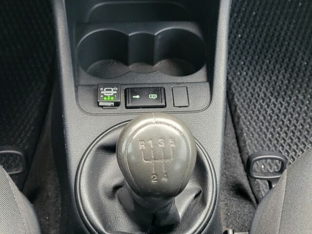 Белый Шкода Фабия, объемом двигателя 1.4 л и пробегом 172 тыс. км за 6200 $, фото 9 на Automoto.ua