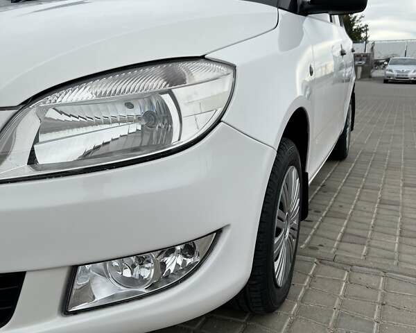 Білий Шкода Фабія, об'ємом двигуна 1.2 л та пробігом 150 тис. км за 6700 $, фото 3 на Automoto.ua