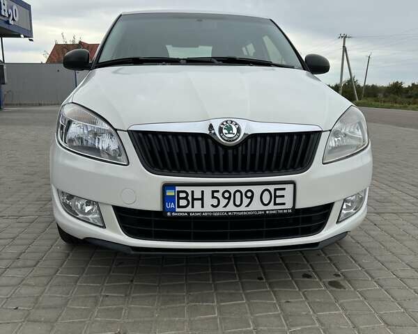Білий Шкода Фабія, об'ємом двигуна 1.2 л та пробігом 150 тис. км за 6700 $, фото 1 на Automoto.ua