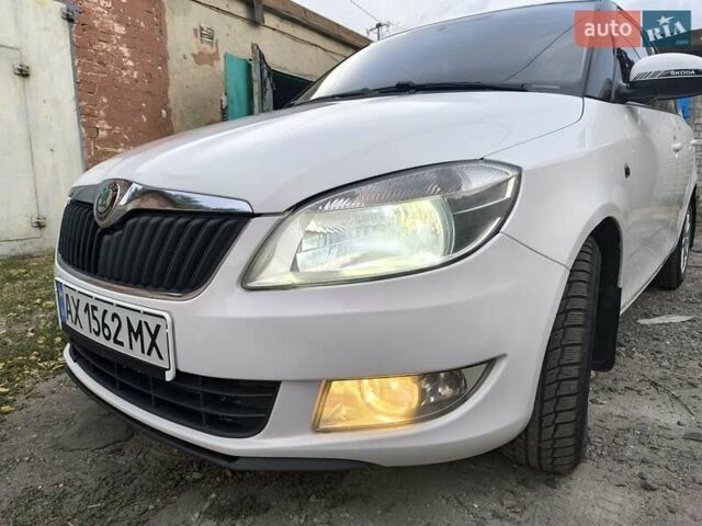 Белый Шкода Фабия, объемом двигателя 1.4 л и пробегом 113 тыс. км за 6400 $, фото 9 на Automoto.ua
