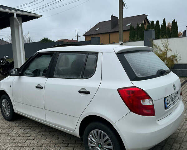 Білий Шкода Фабія, об'ємом двигуна 1.2 л та пробігом 305 тис. км за 4100 $, фото 1 на Automoto.ua