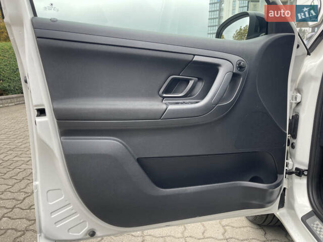 Белый Шкода Фабия, объемом двигателя 1.4 л и пробегом 163 тыс. км за 10300 $, фото 12 на Automoto.ua