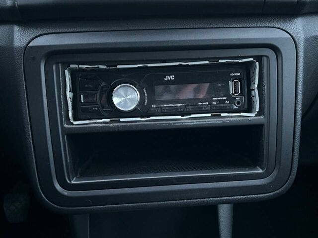 Білий Шкода Фабія, об'ємом двигуна 1.4 л та пробігом 280 тис. км за 5400 $, фото 11 на Automoto.ua