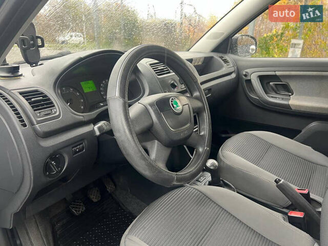 Белый Шкода Фабия, объемом двигателя 1.2 л и пробегом 70 тыс. км за 7000 $, фото 11 на Automoto.ua