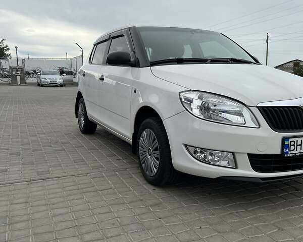 Білий Шкода Фабія, об'ємом двигуна 1.2 л та пробігом 150 тис. км за 6700 $, фото 2 на Automoto.ua