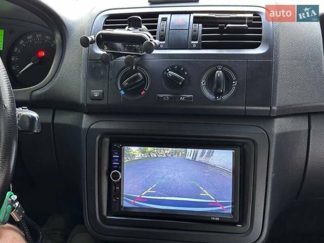Шкода Фабия 2012 в Запорожье на Automoto.ua Белый Шкода Фабия, объемом двигателя 1.2 л и пробегом 256 тыс. км за 5200 $, фото 12 на Automoto.ua