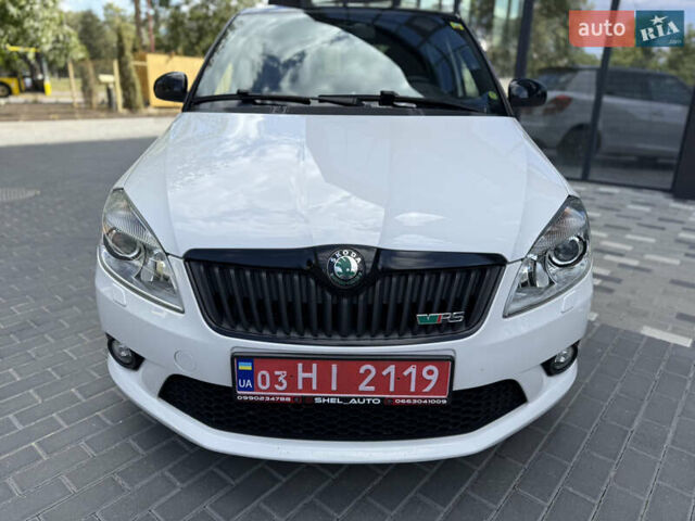Белый Шкода Фабия, объемом двигателя 1.4 л и пробегом 192 тыс. км за 9700 $, фото 3 на Automoto.ua