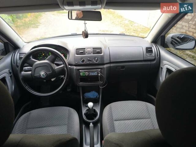 Белый Шкода Фабия, объемом двигателя 1.4 л и пробегом 113 тыс. км за 6400 $, фото 17 на Automoto.ua