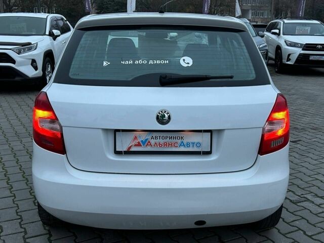 Білий Шкода Фабія, об'ємом двигуна 1.4 л та пробігом 280 тис. км за 5400 $, фото 5 на Automoto.ua