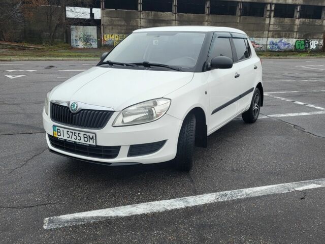 Белый Шкода Фабия, объемом двигателя 1.4 л и пробегом 172 тыс. км за 6200 $, фото 1 на Automoto.ua