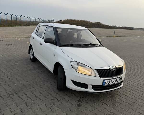 Белый Шкода Фабия, объемом двигателя 1.2 л и пробегом 224 тыс. км за 4500 $, фото 7 на Automoto.ua
