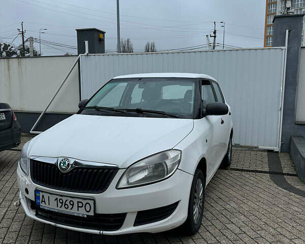 Білий Шкода Фабія, об'ємом двигуна 1.2 л та пробігом 305 тис. км за 4100 $, фото 3 на Automoto.ua