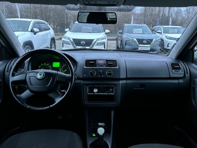 Білий Шкода Фабія, об'ємом двигуна 1.4 л та пробігом 280 тис. км за 5400 $, фото 9 на Automoto.ua