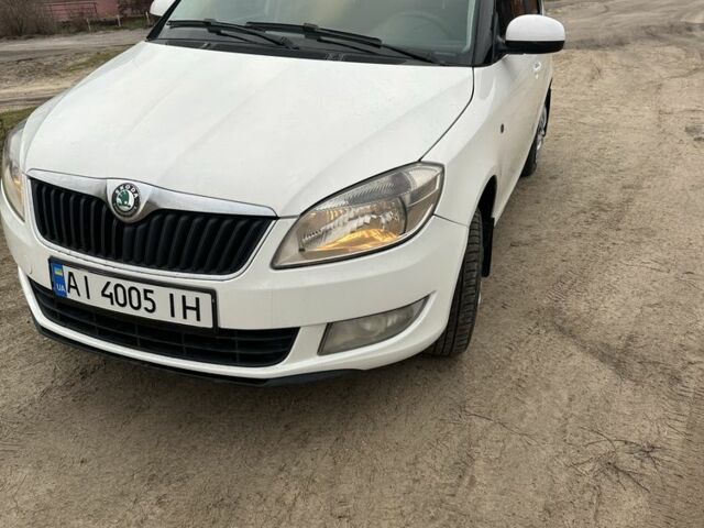 Білий Шкода Фабія, об'ємом двигуна 1.4 л та пробігом 318 тис. км за 4800 $, фото 2 на Automoto.ua