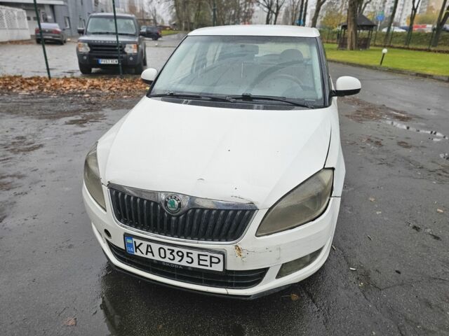 Білий Шкода Фабія, об'ємом двигуна 1.4 л та пробігом 256 тис. км за 3200 $, фото 7 на Automoto.ua