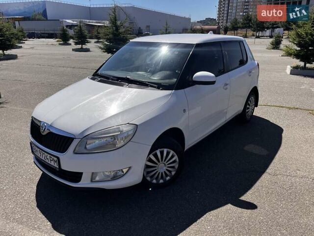 Белый Шкода Фабия, объемом двигателя 1.39 л и пробегом 176 тыс. км за 5400 $, фото 26 на Automoto.ua