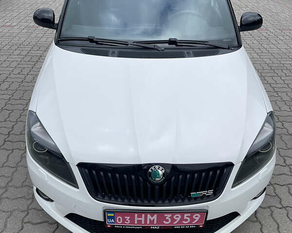 Белый Шкода Фабия, объемом двигателя 1.4 л и пробегом 163 тыс. км за 10300 $, фото 6 на Automoto.ua