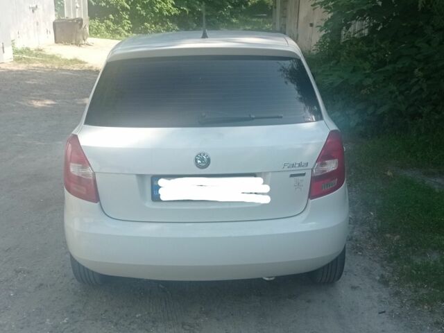 Білий Шкода Фабія, об'ємом двигуна 1.6 л та пробігом 185 тис. км за 6500 $, фото 3 на Automoto.ua
