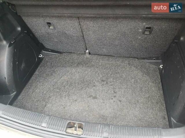 Білий Шкода Фабія, об'ємом двигуна 1.39 л та пробігом 231 тис. км за 5600 $, фото 4 на Automoto.ua