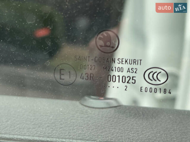 Белый Шкода Фабия, объемом двигателя 1.4 л и пробегом 163 тыс. км за 10300 $, фото 33 на Automoto.ua