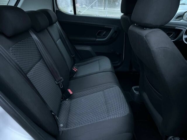 Білий Шкода Фабія, об'ємом двигуна 1.4 л та пробігом 280 тис. км за 5400 $, фото 19 на Automoto.ua