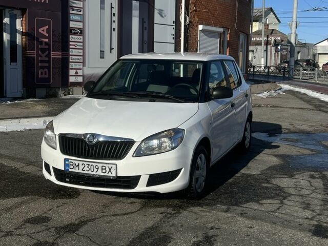 Белый Шкода Фабия, объемом двигателя 1.4 л и пробегом 192 тыс. км за 4000 $, фото 2 на Automoto.ua