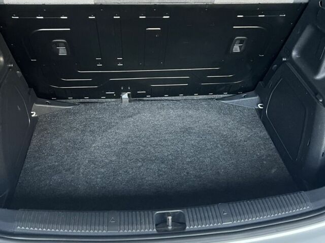 Белый Шкода Фабия, объемом двигателя 1.4 л и пробегом 210 тыс. км за 4500 $, фото 12 на Automoto.ua