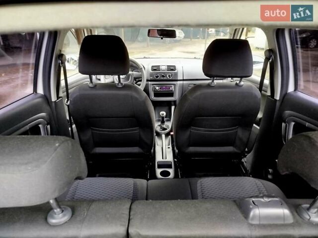 Белый Шкода Фабия, объемом двигателя 1.39 л и пробегом 126 тыс. км за 5998 $, фото 12 на Automoto.ua