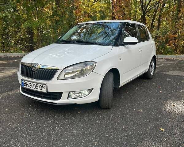 Білий Шкода Фабія, об'ємом двигуна 1.39 л та пробігом 283 тис. км за 4900 $, фото 2 на Automoto.ua