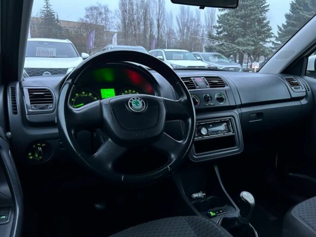 Білий Шкода Фабія, об'ємом двигуна 1.4 л та пробігом 280 тис. км за 5400 $, фото 14 на Automoto.ua