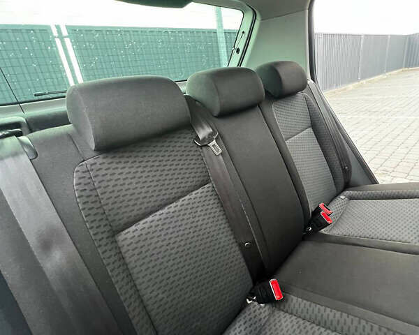 Білий Шкода Фабія, об'ємом двигуна 1.39 л та пробігом 240 тис. км за 6000 $, фото 11 на Automoto.ua