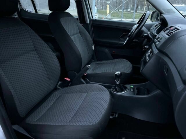 Білий Шкода Фабія, об'ємом двигуна 1.4 л та пробігом 280 тис. км за 5400 $, фото 16 на Automoto.ua