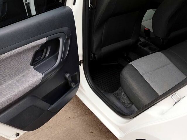 Білий Шкода Фабія, об'ємом двигуна 1.6 л та пробігом 167 тис. км за 6700 $, фото 6 на Automoto.ua