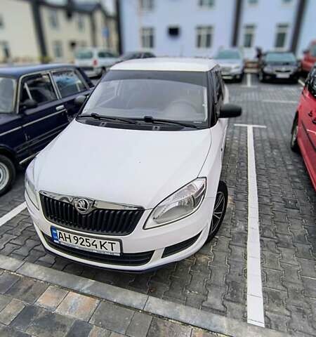 Білий Шкода Фабія, об'ємом двигуна 1.2 л та пробігом 144 тис. км за 5900 $, фото 2 на Automoto.ua