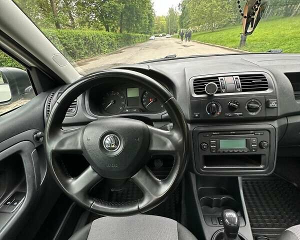 Білий Шкода Фабія, об'ємом двигуна 1.4 л та пробігом 144 тис. км за 6300 $, фото 26 на Automoto.ua