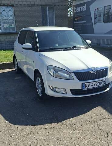 Белый Шкода Фабия, объемом двигателя 1.4 л и пробегом 285 тыс. км за 6050 $, фото 9 на Automoto.ua