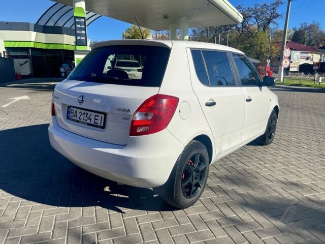 Шкода Фабия 2013 в Кропивницком (Кировограде) на Automoto.ua Белый Шкода Фабия, объемом двигателя 1.6 л и пробегом 200 тыс. км за 6250 $, фото 2 на Automoto.ua