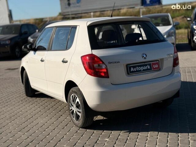 Белый Шкода Фабия, объемом двигателя 1.2 л и пробегом 285 тыс. км за 5690 $, фото 7 на Automoto.ua