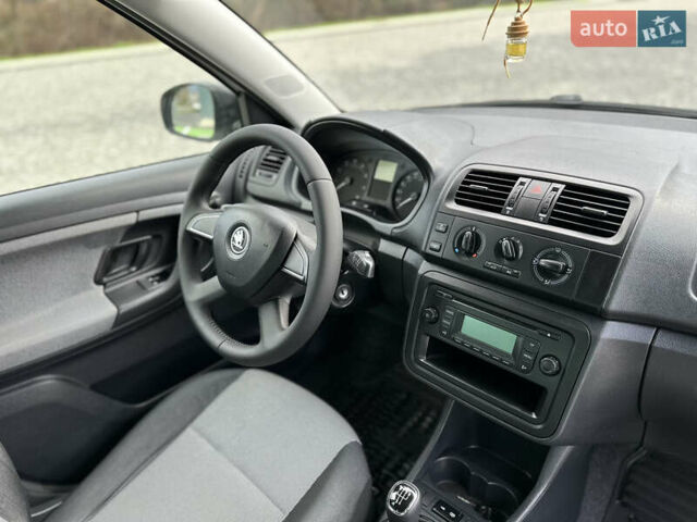 Белый Шкода Фабия, объемом двигателя 1.39 л и пробегом 180 тыс. км за 5100 $, фото 19 на Automoto.ua
