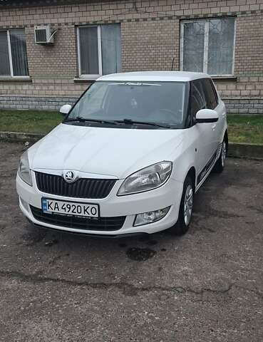 Белый Шкода Фабия, объемом двигателя 1.4 л и пробегом 285 тыс. км за 6050 $, фото 6 на Automoto.ua
