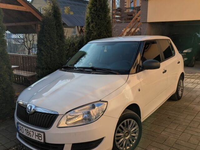 Белый Шкода Фабия, объемом двигателя 1.6 л и пробегом 174 тыс. км за 5999 $, фото 8 на Automoto.ua