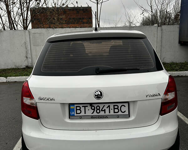 Белый Шкода Фабия, объемом двигателя 1.2 л и пробегом 162 тыс. км за 6000 $, фото 17 на Automoto.ua