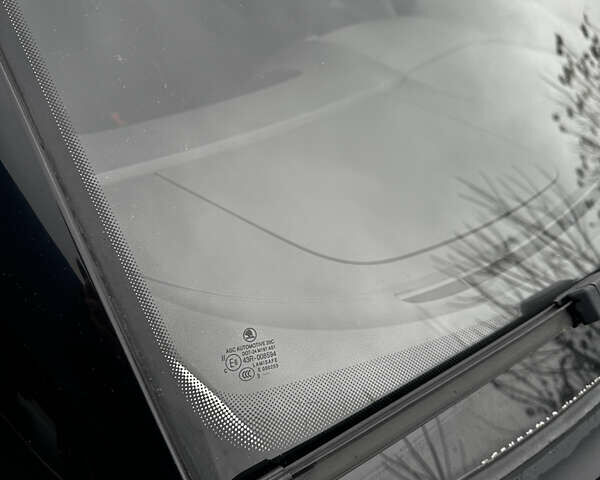 Белый Шкода Фабия, объемом двигателя 1.2 л и пробегом 162 тыс. км за 6000 $, фото 7 на Automoto.ua