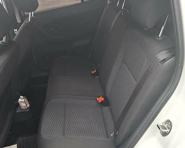 Белый Шкода Фабия, объемом двигателя 1.4 л и пробегом 285 тыс. км за 6050 $, фото 20 на Automoto.ua