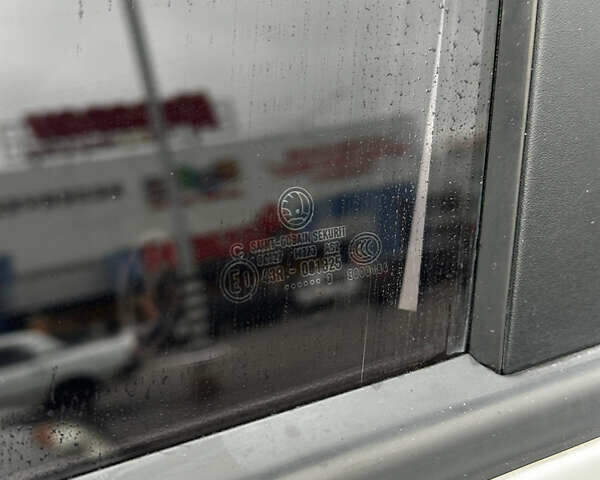 Белый Шкода Фабия, объемом двигателя 1.2 л и пробегом 162 тыс. км за 6000 $, фото 42 на Automoto.ua