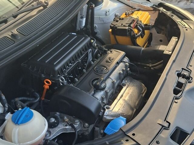 Білий Шкода Фабія, об'ємом двигуна 1.4 л та пробігом 270 тис. км за 6050 $, фото 5 на Automoto.ua